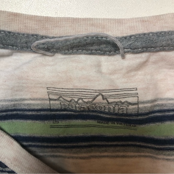 Patagonia Mens Striped T-shirt Large - Picture 2 of 5